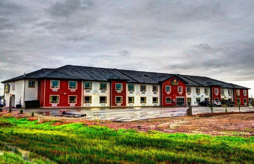 Western Star Inn & Suites Stoughton Esterno foto